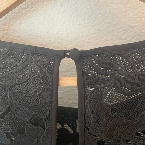 White House Black market shift dress. Size 2. - Picture 4 of 6